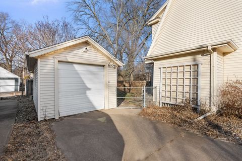 Tiny photo for 2545 18th Avenue A, Moline, IL 61265 (MLS # 12565475)