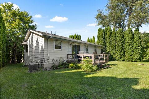 Tiny photo for 104 Deerpath Way, Poplar Grove, IL 61065 (MLS # 12429061)