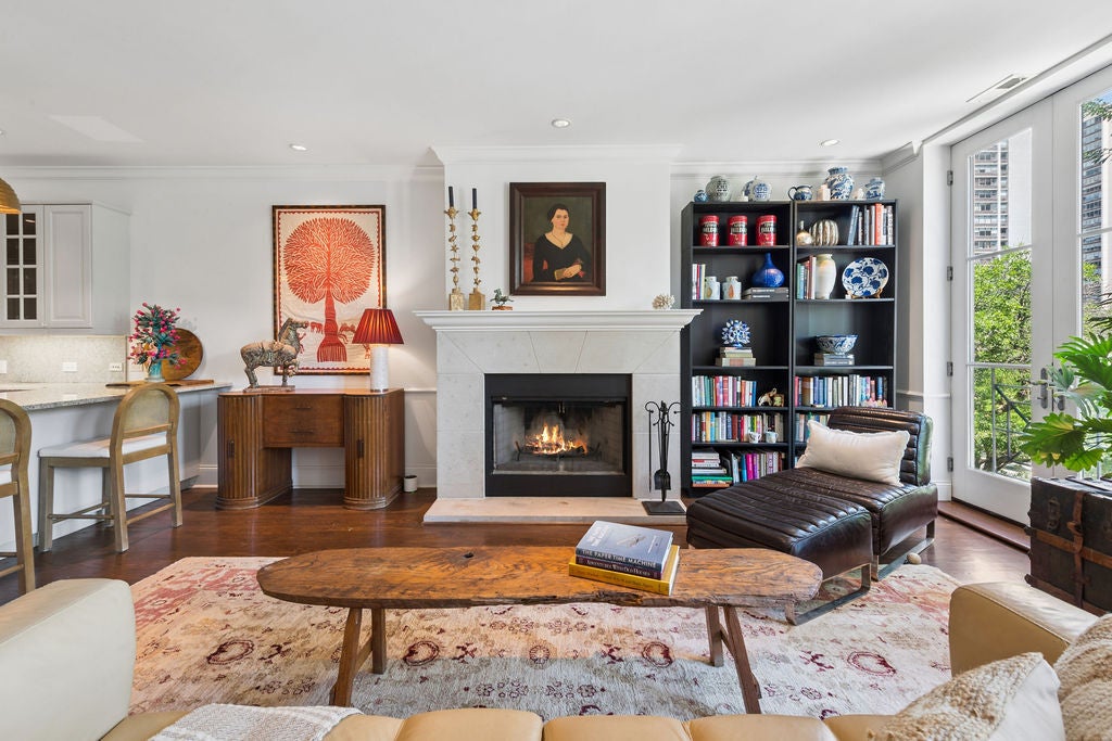1418 N LaSalle Drive 3