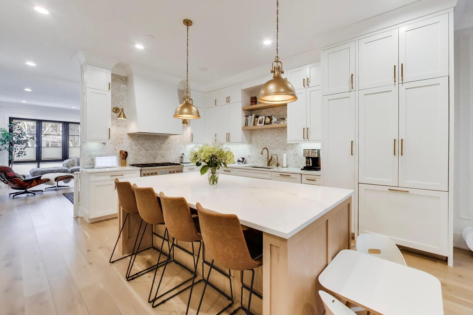 3219 N Seminary Avenue 1N