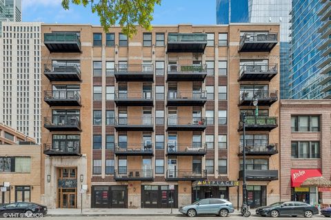 Photo of 1307 S WABASH Avenue #504, Chicago, IL 60605 (MLS # 12602385)