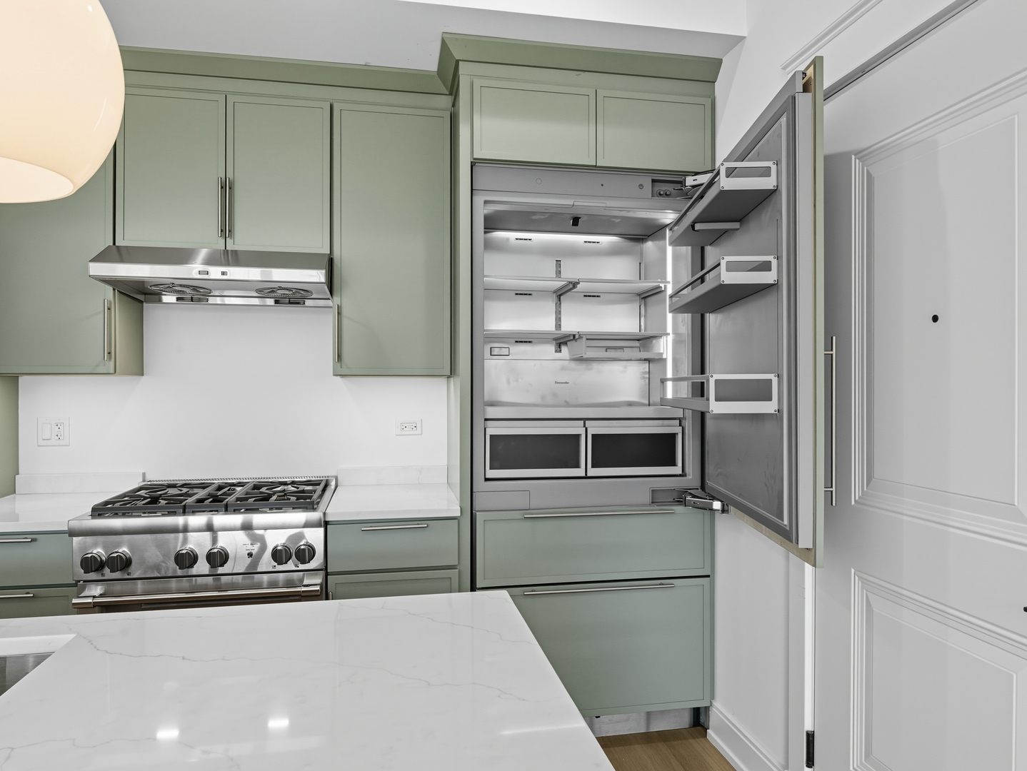 2471 N Clybourn Avenue 1