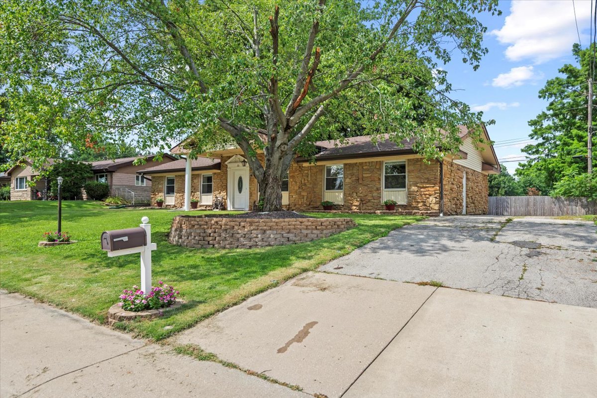 15 Mesa Road