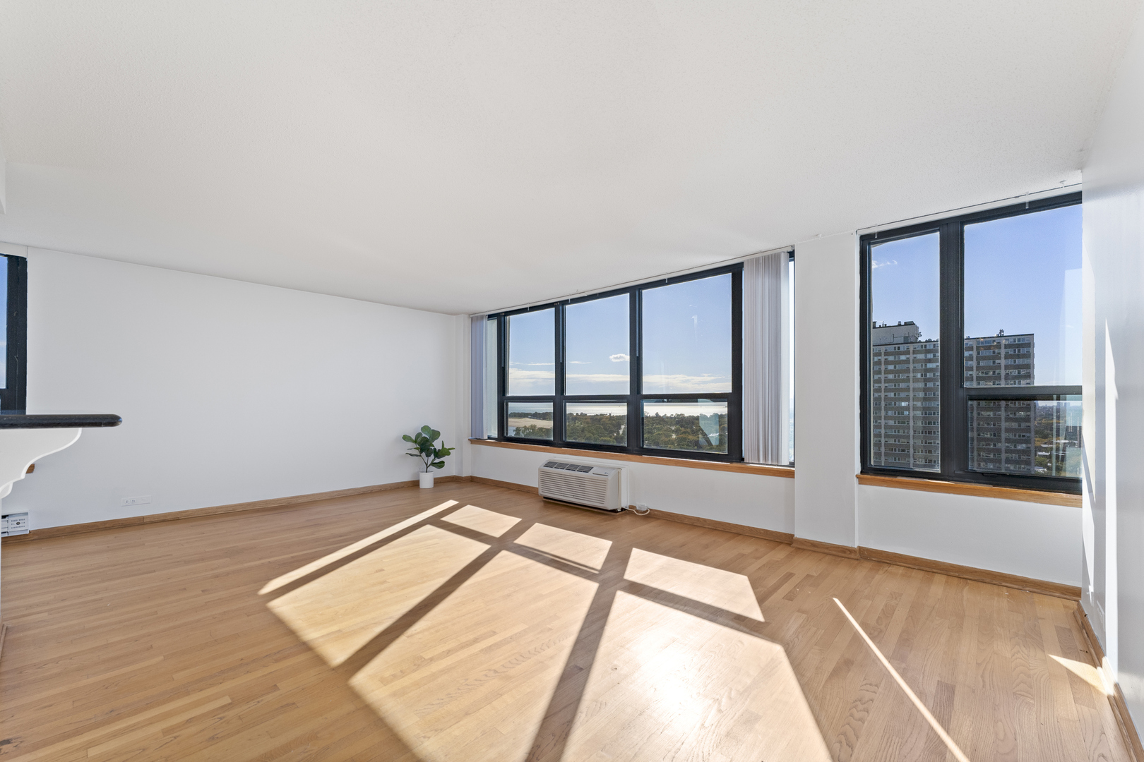5100 N marine Drive 21A