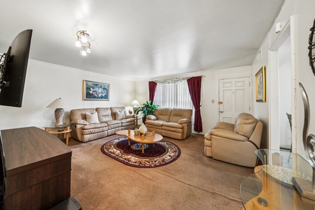 253 W 46th Street