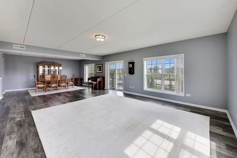 Tiny photo for 601 W Rand Road #201, Arlington Heights, IL 60004 (MLS # 12636760)