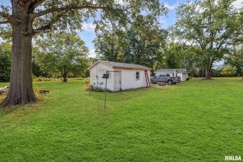 Tiny photo for 17 CRESTWOOD Drive, Centralia, IL 62801 (MLS # EB459811)