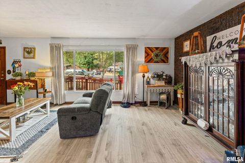 Tiny photo for 17 CRESTWOOD Drive, Centralia, IL 62801 (MLS # EB459811)