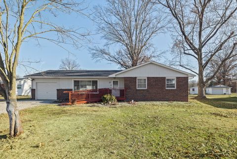Tiny photo for 17 CRESTWOOD Lane, Centralia, IL 62801 (MLS # EB459811)