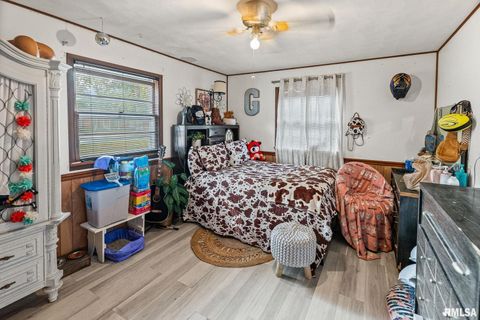 Tiny photo for 17 CRESTWOOD Drive, Centralia, IL 62801 (MLS # EB459811)