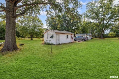 Tiny photo for 17 CRESTWOOD Drive, Centralia, IL 62801 (MLS # EB459811)