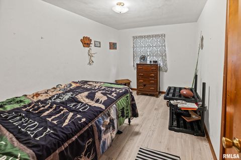 Tiny photo for 17 CRESTWOOD Drive, Centralia, IL 62801 (MLS # EB459811)