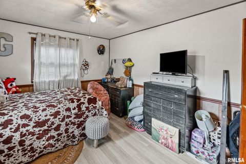 Tiny photo for 17 CRESTWOOD Drive, Centralia, IL 62801 (MLS # EB459811)