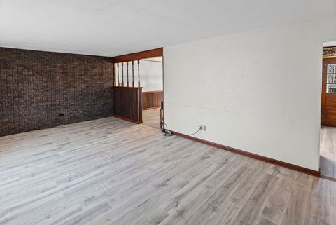 Tiny photo for 17 CRESTWOOD Lane, Centralia, IL 62801 (MLS # EB459811)