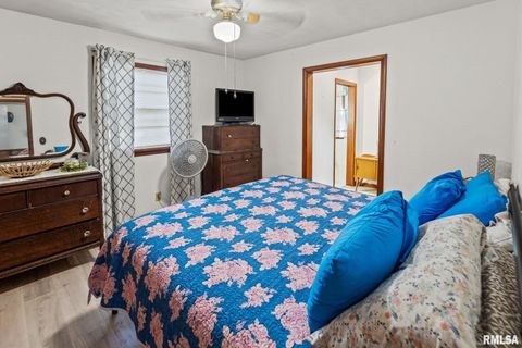 Tiny photo for 17 CRESTWOOD Drive, Centralia, IL 62801 (MLS # EB459811)