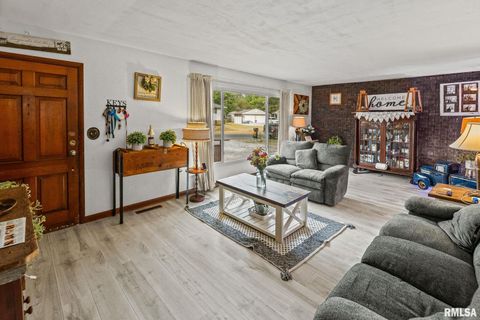 Tiny photo for 17 CRESTWOOD Drive, Centralia, IL 62801 (MLS # EB459811)