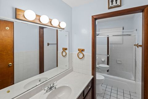 Tiny photo for 17 CRESTWOOD Lane, Centralia, IL 62801 (MLS # EB459811)