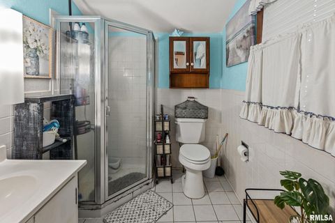 Tiny photo for 17 CRESTWOOD Drive, Centralia, IL 62801 (MLS # EB459811)