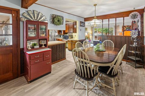 Tiny photo for 17 CRESTWOOD Drive, Centralia, IL 62801 (MLS # EB459811)