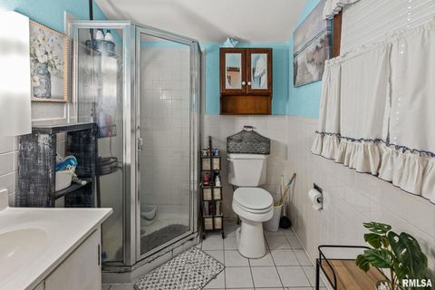 Tiny photo for 17 CRESTWOOD Drive, Centralia, IL 62801 (MLS # EB459811)