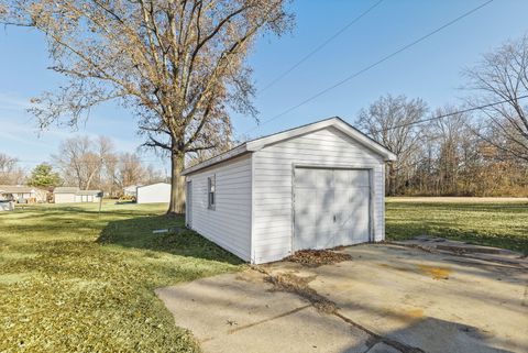 Tiny photo for 17 CRESTWOOD Lane, Centralia, IL 62801 (MLS # EB459811)