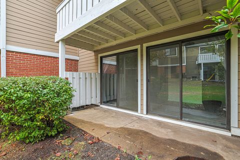 Tiny photo for 402 Sandalwood Lane #C1, Schaumburg, IL 60193 (MLS # 12494740)