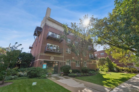 Photo of 1319 CHICAGO Avenue #305, Evanston, IL 60201 (MLS # 12768929)