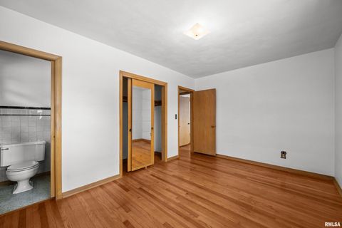 Tiny photo for 1901 W 38TH Street, Davenport, IA 25806 (MLS # QC4269910)