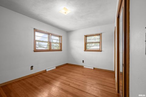 Tiny photo for 1901 W 38TH Street, Davenport, IA 25806 (MLS # QC4269910)