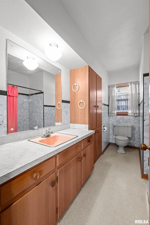 Tiny photo for 1901 W 38TH Street, Davenport, IA 25806 (MLS # QC4269910)