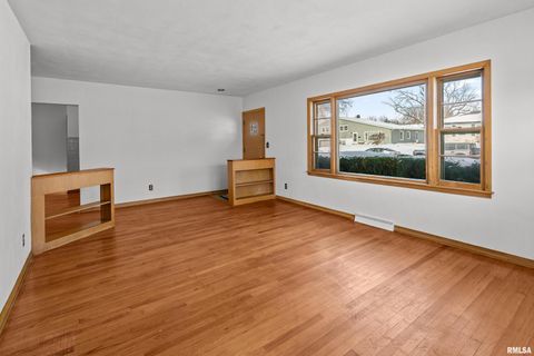 Tiny photo for 1901 W 38TH Street, Davenport, IA 25806 (MLS # QC4269910)