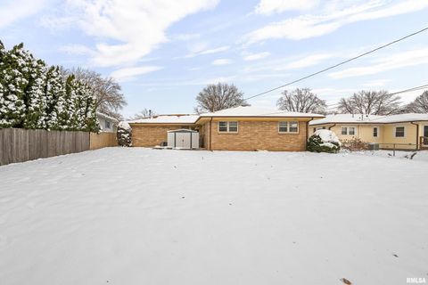 Tiny photo for 1901 W 38TH Street, Davenport, IA 25806 (MLS # QC4269910)