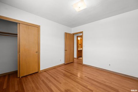 Tiny photo for 1901 W 38TH Street, Davenport, IA 25806 (MLS # QC4269910)