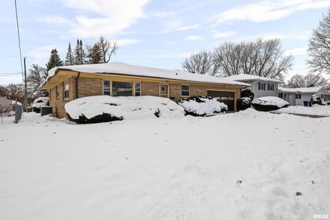 Tiny photo for 1901 W 38TH Street, Davenport, IA 25806 (MLS # QC4269910)