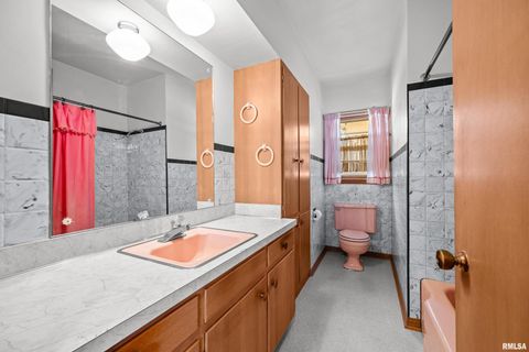 Tiny photo for 1901 W 38TH Street, Davenport, IA 25806 (MLS # QC4269910)