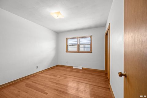 Tiny photo for 1901 W 38TH Street, Davenport, IA 25806 (MLS # QC4269910)