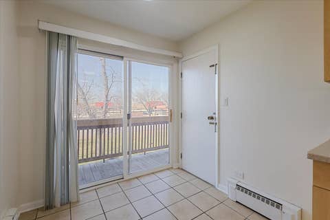 Tiny photo for 701 S Elmhurst Road #H, Des Plaines, IL 60016 (MLS # 12720640)