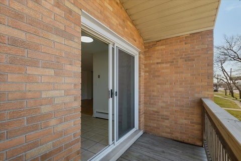 Tiny photo for 701 S Elmhurst Road #H, Des Plaines, IL 60016 (MLS # 12720640)