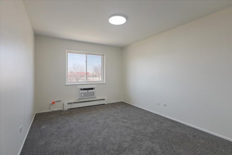Tiny photo for 701 S Elmhurst Road #H, Des Plaines, IL 60016 (MLS # 12720640)
