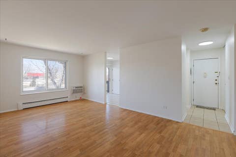Tiny photo for 701 S Elmhurst Road #H, Des Plaines, IL 60016 (MLS # 12720640)