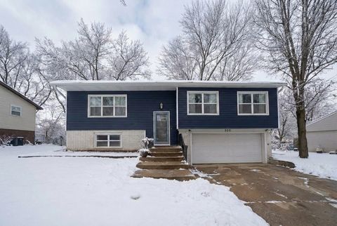 Photo of 200 Egan Drive, Streamwood, IL 60107 (MLS # 12450939)