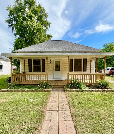 Photo of 302 E Jackson Street, Saybrook, IL 61770 (MLS # 12719358)