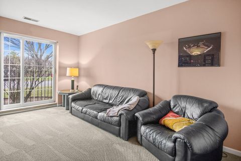 Tiny photo for 115 Hunt Club Drive #114N, St. Charles, IL 60174 (MLS # 12602106)