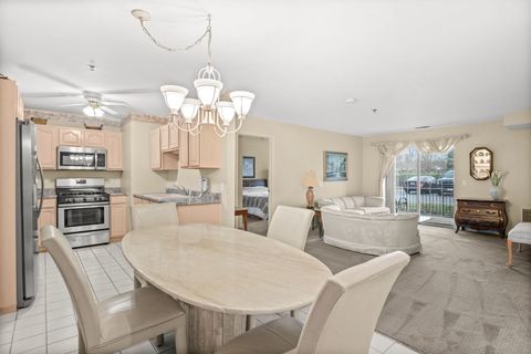 Tiny photo for 115 Hunt Club Drive #114N, St. Charles, IL 60174 (MLS # 12602106)