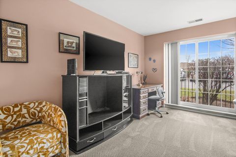 Tiny photo for 115 Hunt Club Drive #114N, St. Charles, IL 60174 (MLS # 12602106)