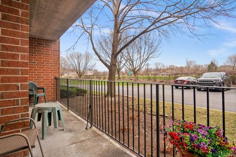 Tiny photo for 115 Hunt Club Drive #114N, St. Charles, IL 60174 (MLS # 12602106)