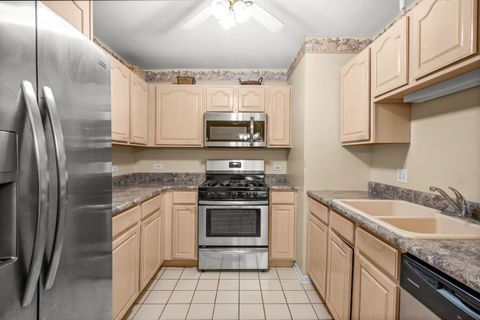 Tiny photo for 115 Hunt Club Drive #114N, St. Charles, IL 60174 (MLS # 12602106)