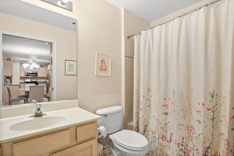 Tiny photo for 115 Hunt Club Drive #114N, St. Charles, IL 60174 (MLS # 12602106)