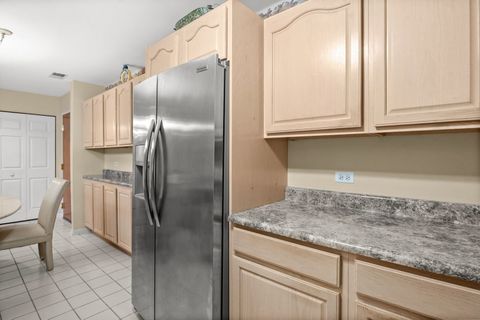 Tiny photo for 115 Hunt Club Drive #114N, St. Charles, IL 60174 (MLS # 12602106)