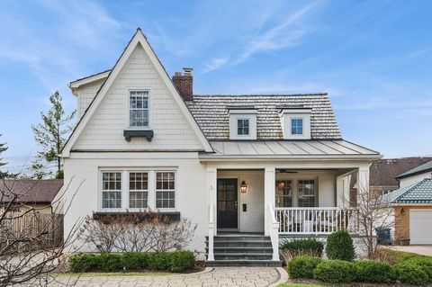 Photo of 240 W Saint Charles Road, Elmhurst, IL 60126 (MLS # 12599436)